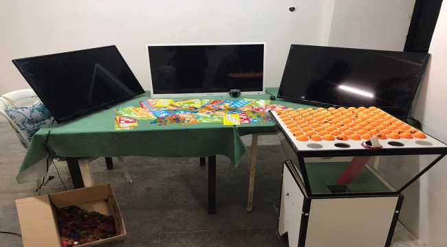 Dernek binasında kumar oynayan 28 kişiye para cezası