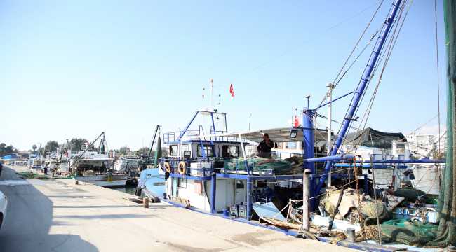 GÜNCELLEME 2 - Akdeniz'de Yunan bayraklı tanker ile Türk balıkçı teknesi çarpıştı
