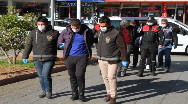 Kahramanmaraş'ta haklarında kesinleşmiş hapis cezası bulunan 4 kişi aynı evde yakalandı
