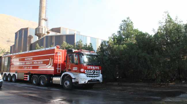 Kayseri'de kağıt fabrikasının atık biriktirilen bölümünde çıkan yangın söndürüldü