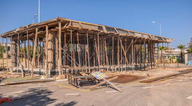 Kepez'deki iki okula çok amaçlı etkinlik salonu inşa ediliyor