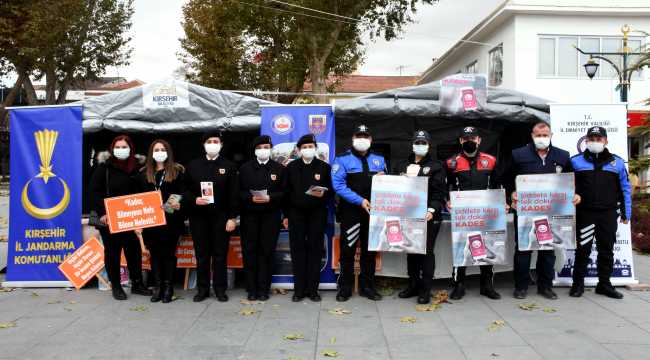 Kırşehir'de kadına yönelik şiddete karşı polis ve jandarma ortak etkinlik yaptı