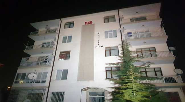 Konya'da boşanmak isteyen eşine sinirlenen adam evini yakmaya çalıştı