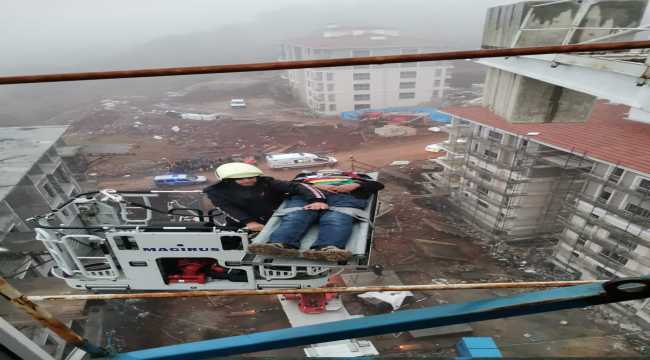 Konya'da vinçte mahsur kalan kişi kurtarıldı