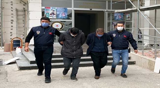 Mersin'de bantla kapladıkları çakmağı külçe altın diye satan 2 şüpheli yakalandı