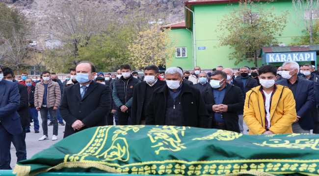 Niğde'de havuzda boğulan genç, toprağa verildi