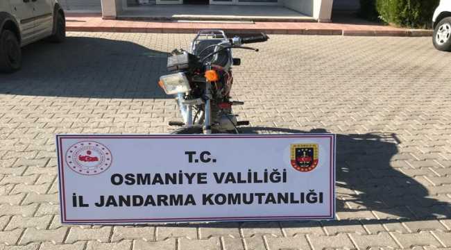Osmaniye'de park halindeki motosikleti çalan zanlı yakalandı 