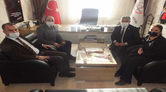 Sivas'ta 24 Kasım Öğretmenler Günü kutlandı