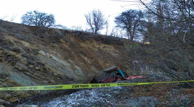 Sivas'ta devrilen traktörün altında kalan sürücü öldü