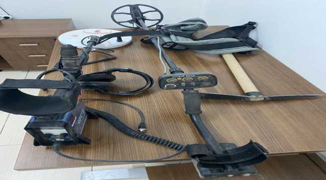 İzinsiz define arayan 3 kişi suçüstü yakalandı