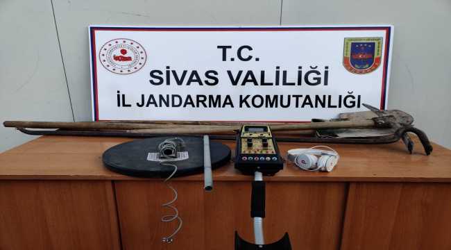 Sivas'ta kaçak kazı yapan 5 şüpheli yakalandı