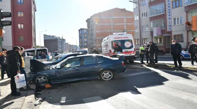 Sivas'ta trafik kazası: 2 yaralı 