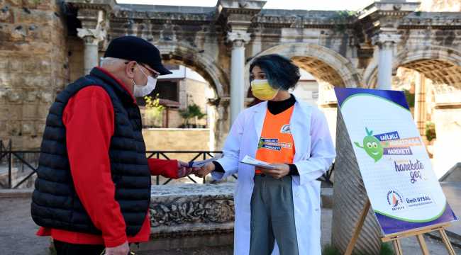 Tarihi Üç Kapılar'da sağlık bilgilendirmesi yapıldı
