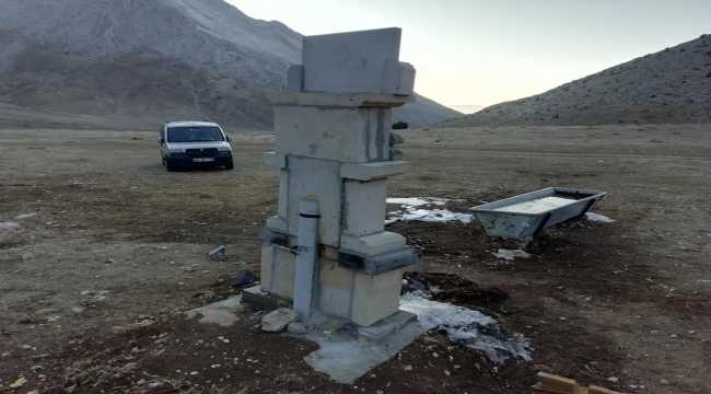 Tomarza'da yayladaki çeşme tahrip edildi