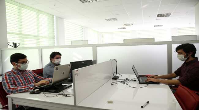 Üniversiteli 3 arkadaş dijital oyun eklentilerini dünyaya satıyor