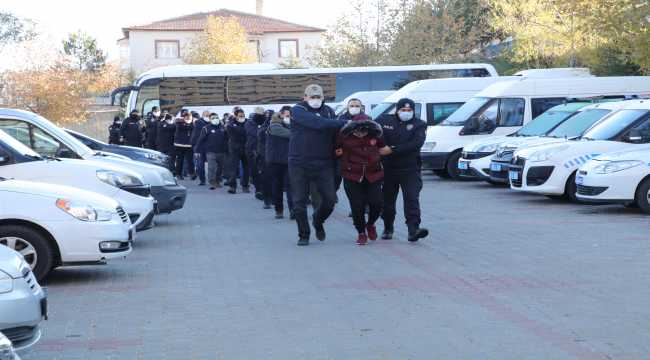 Yozgat'ta DEAŞ operasyonunda 22 zanlı yakalandı
