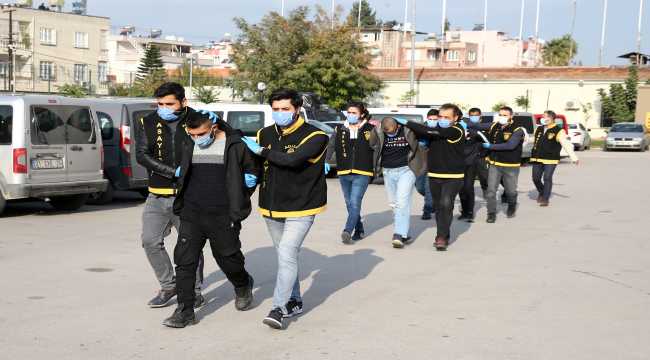 Adana'da bir kişiyi alıkoyarak para istedikleri iddiasıyla 4 şüpheli tutuklandı
