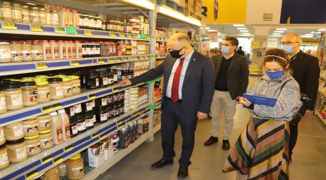 Adana'da market ve pazar yerlerinde fahiş fiyat denetimi yapıldı