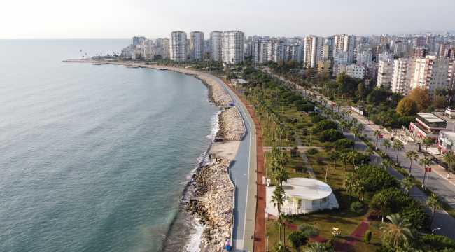 Adana, Mersin, Hatay ve Osmaniye'de sokaklar boş kaldı