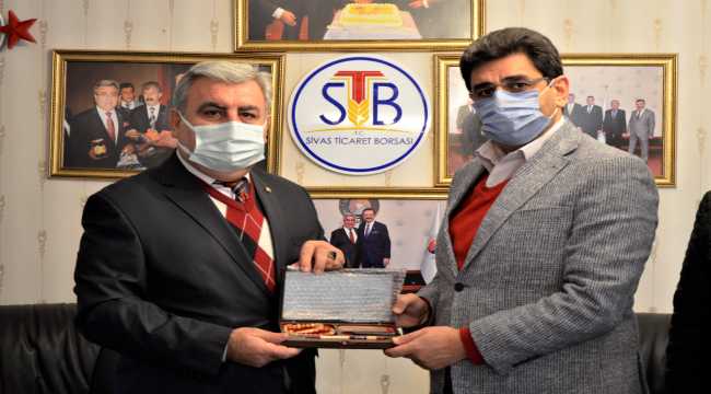 AK Parti Sivas İl Başkanı Aksu ve yönetim kurulu üyelerinden Ticaret Borsası'na ziyaret
