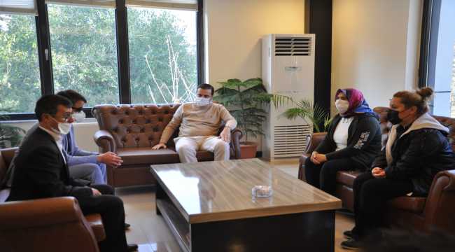 Akşehir'de görme engelli 3 kişiye akıllı baston hediyesi