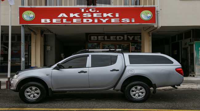 Akseki Belediyesine arazi aracı ve otomobil alındı