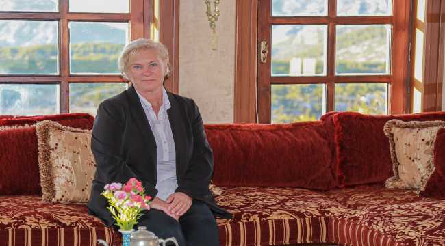 Alman Beate tatil için geldiği Türkiye'de yaşam kurdu