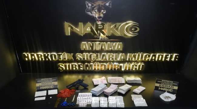 Antalya'da uyuşturucu operasyonunda yakalanan 2 kişiden biri tutuklandı