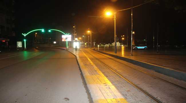 Antalya, Muğla, Isparta ve Burdur'da sokaklar sessizliğe büründü