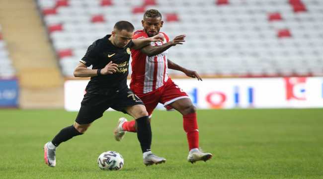 Antalyaspor ligde 7 hafta sonra kazandı