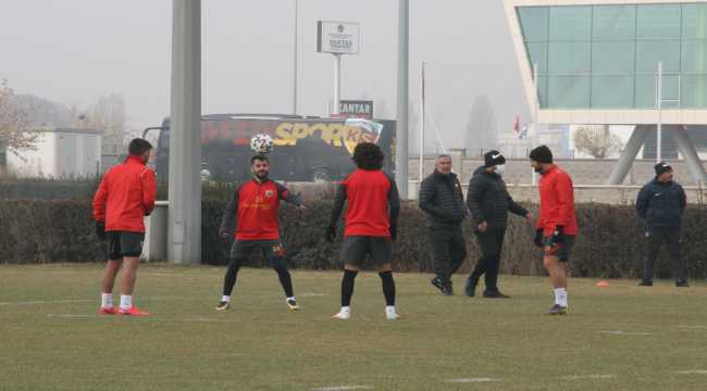 Aybaba ve Attamah'tan ırkçı söyleme maruz kalan Webo'ya destek