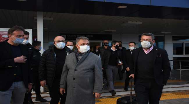 Beşiktaş kafilesi, Antalya'ya geldi