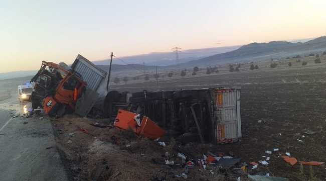 Burdur'da 5 aracın karıştığı kazada 13 kişi yaralandı 