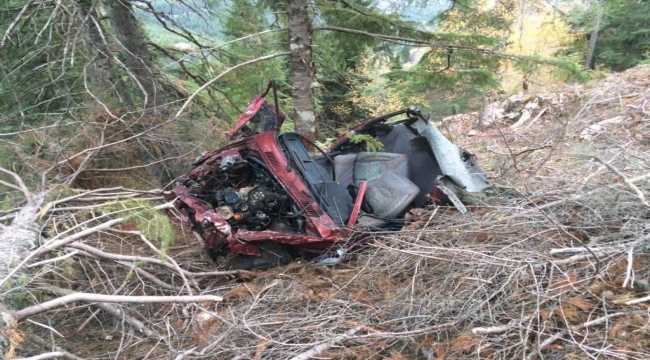 Burdur'da römork bağlı otomobil uçuruma devrildi: 1 ölü, 1 yaralı 