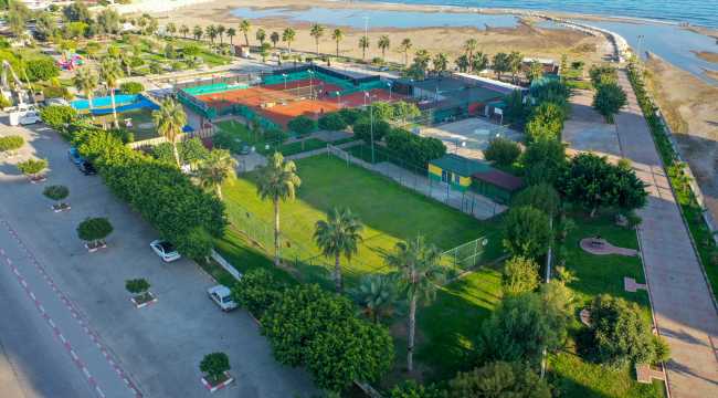 Erdemli'deki spor merkezinin yapımına devam ediliyor