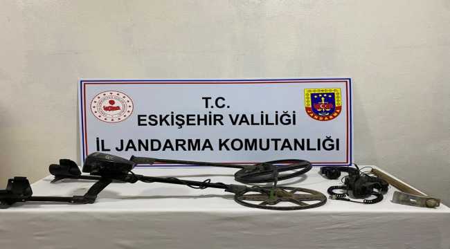 Eskişehir'de izinsiz kazı yaptıkları iddiasıyla 4 şüpheli yakalandı