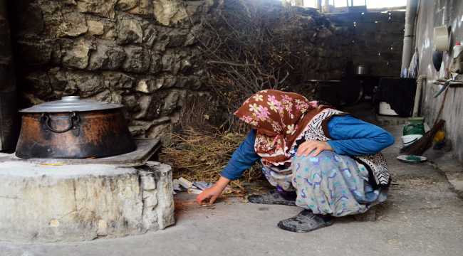 Geleneksel yöntemle yaptığı tuzlu yoğurt geçim kapısı oldu
