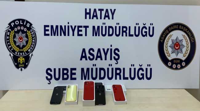 Hatay'da maket cep telefonlarını gerçekmiş gibi pazarladığı iddia edilen 3 şüpheli yakalandı