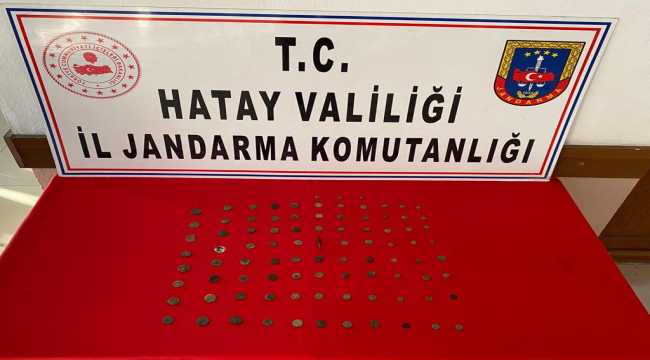 Hatay'da tarihi eser olduğu değerlendirilen 90 sikke ile temren ele geçirildi