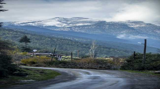 Hatay'ın yüksek kesimlerine mevsimin ilk karı yağdı 