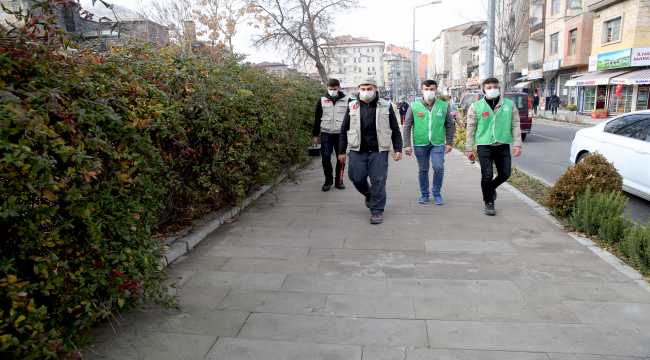 İsraf avcıları su tasarrufu için bozuk muslukları onarıyor