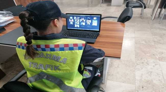 Jandarma ekipleri, EBA'dan öğrencilere trafik dersi verdi