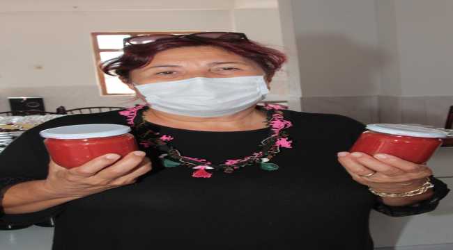 Kadın muhtar kurduğu kooperatifle üretime destek veriyor