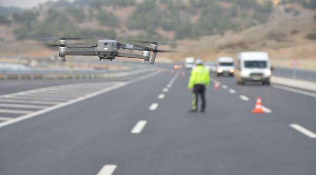 Kahramanmaraş'ta drone destekli kış lastiği kontrolü
