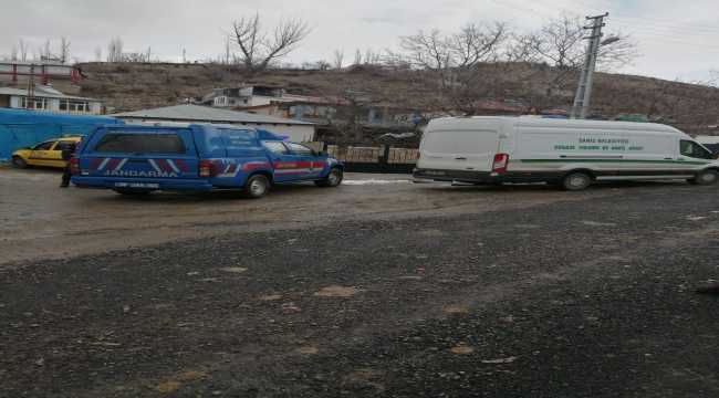 Kayseri'de bir kişi komşusunun garajında otomobilde ölü bulundu