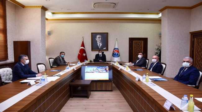 Kırıkkale'de kamu-üniversite-sanayi iş birliği toplantısı