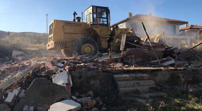 Kırıkkale'de metruk 50 bina yıkıldı