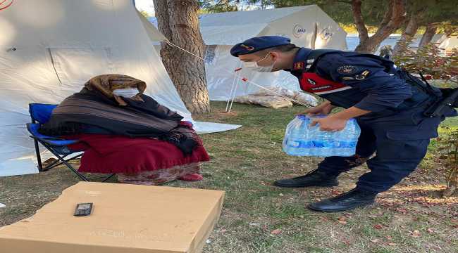 Kolluk kuvvetlerinin sıcak yüzü fotoğraf karelerine yansıdı