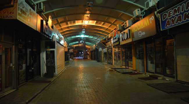 Konya, Afyonkarahisar, Karaman ve Aksaray'da kısıtlamanın başlamasıyla sokaklar boşaldı