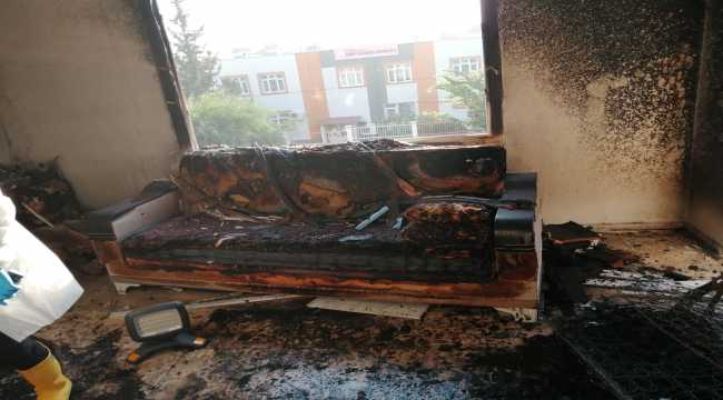 Mersin'de evde çıkan yangında bir kişi hayatını kaybetti